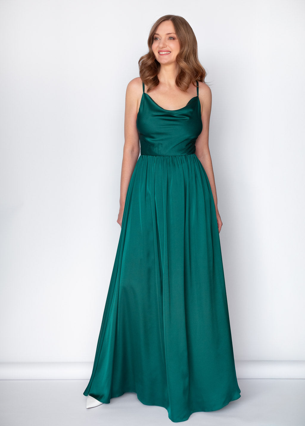 Шовкова довга сукня з відкритою спиною в кольорі Dark Green