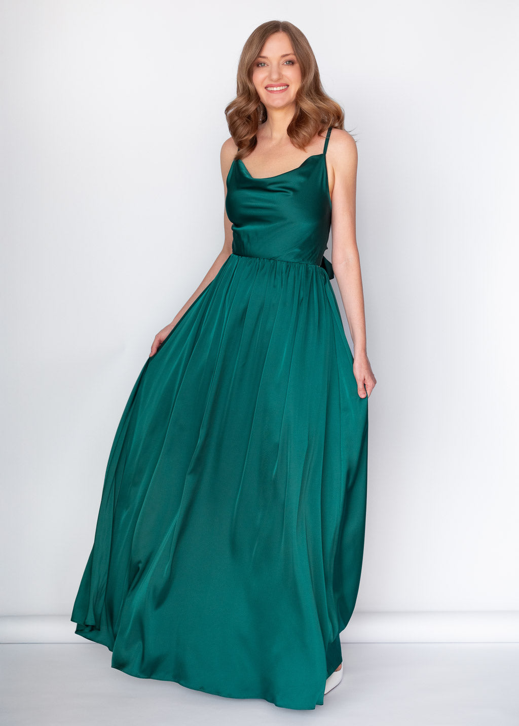 Шовкова довга сукня з відкритою спиною в кольорі Dark Green