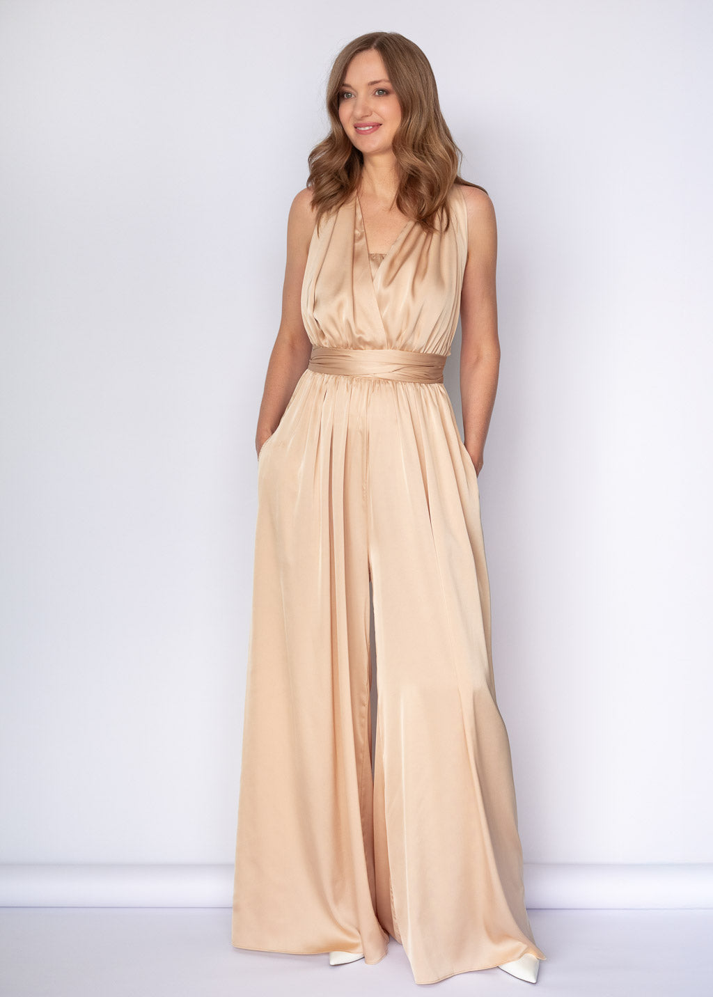 Шовковий комбінезон Infinity з кишенями в кольорі Champagne Gold