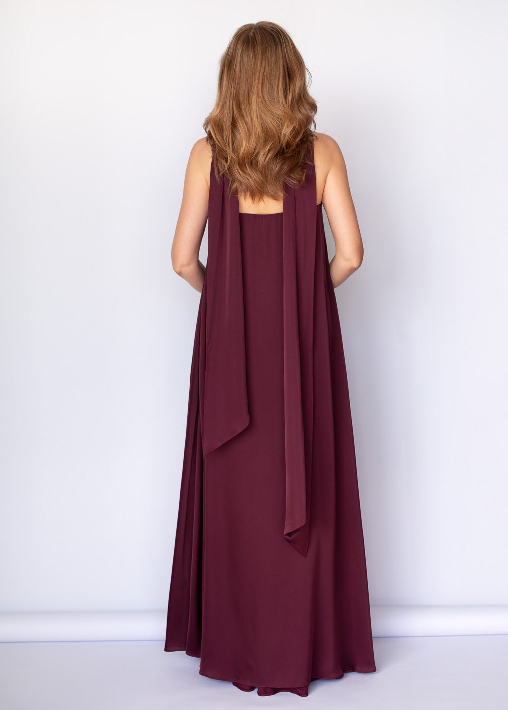 Шовкова святкова сукня з відкритими плечима та шарфом в кольорі Dark Burgundy
