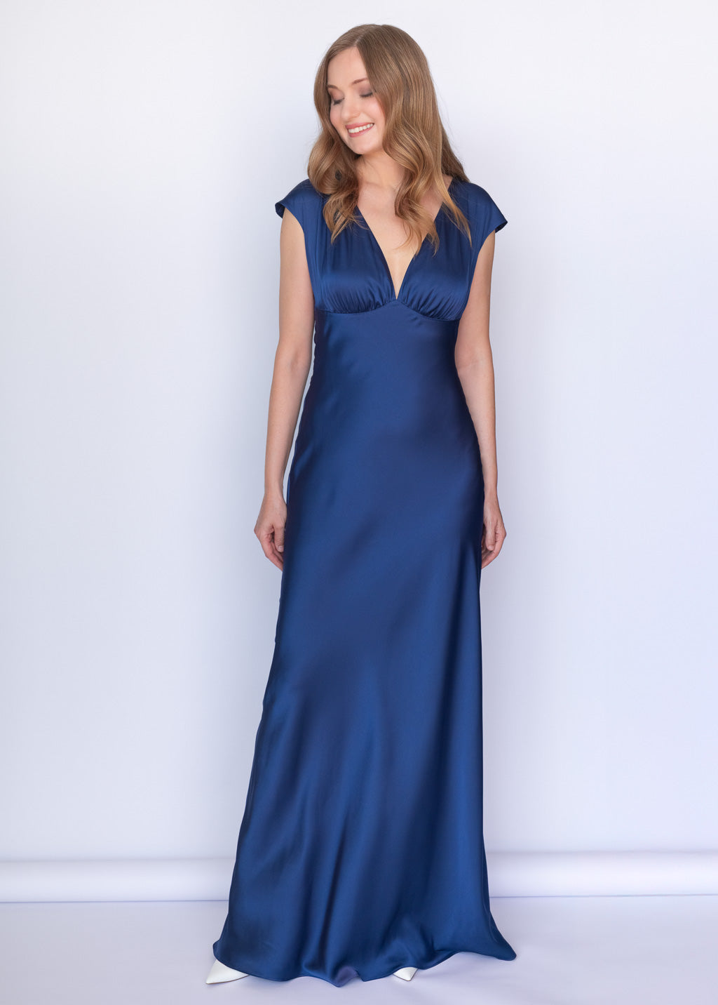 Шовкова святкова сукня з поясом у кольорі Midnight Blue