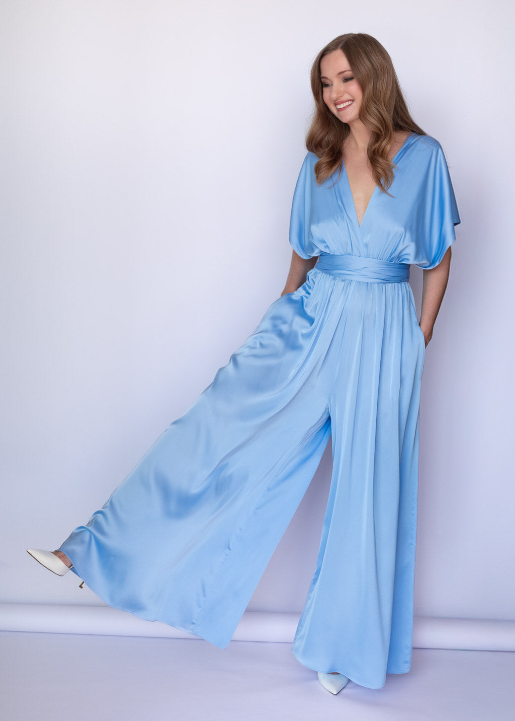 Шовковий комбінезон Infinity з кишенями в кольорі Sky Blue
