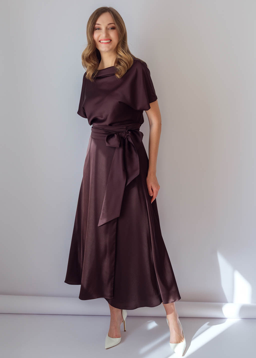 Шовковий комплект зі спідниці та блузи в кольорі Chocolate Brown