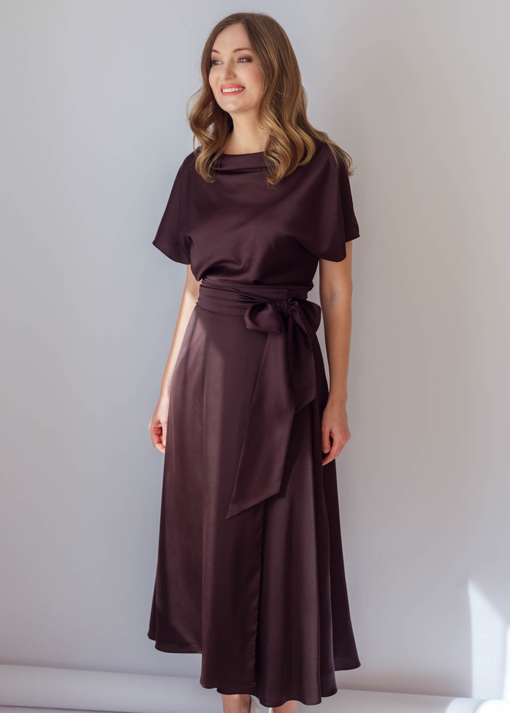 Шовковий комплект зі спідниці та блузи в кольорі Chocolate Brown