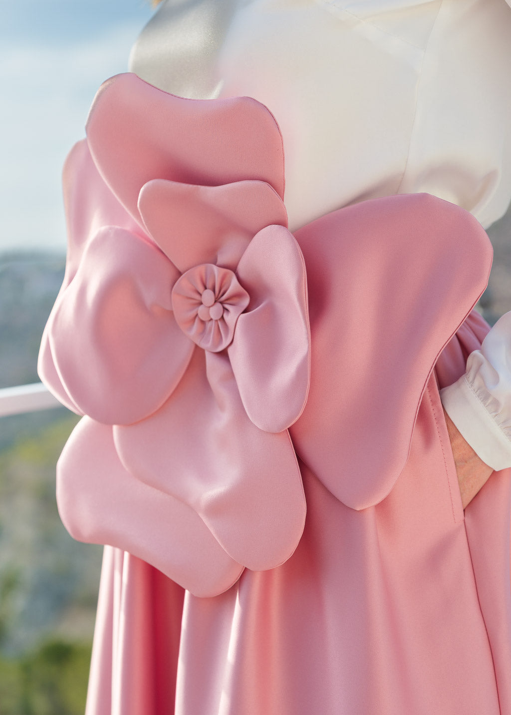 Сатинова квітка ручної роботи