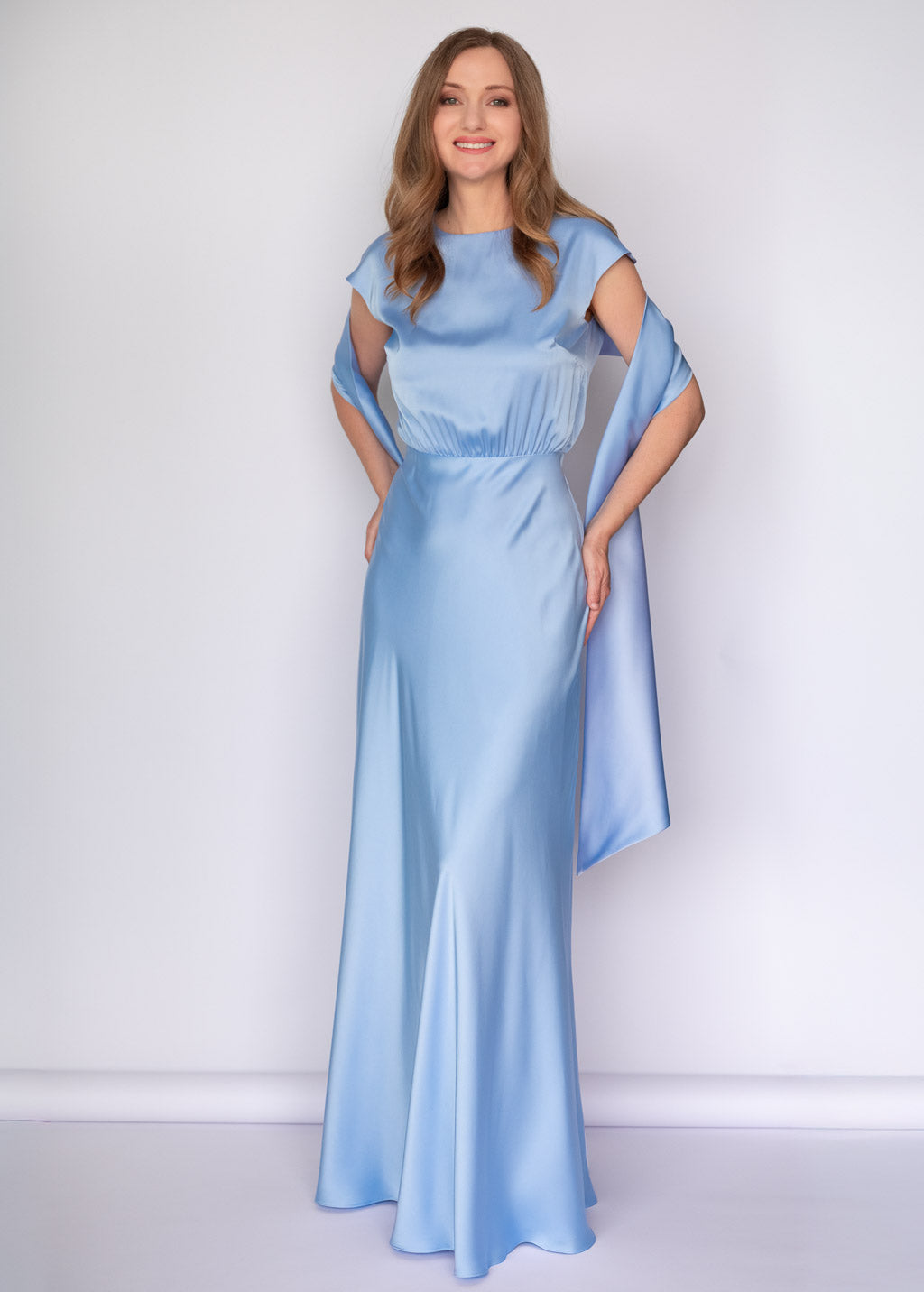 Шовкова витончена довга сукня з шарфом в кольорі Sky Blue