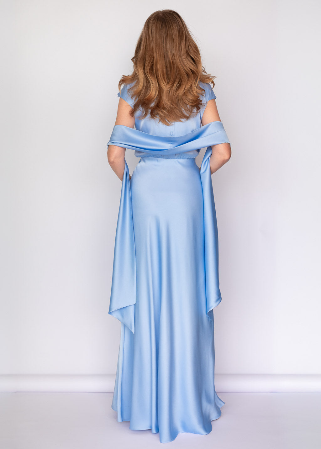 Шовкова витончена довга сукня з шарфом в кольорі Sky Blue