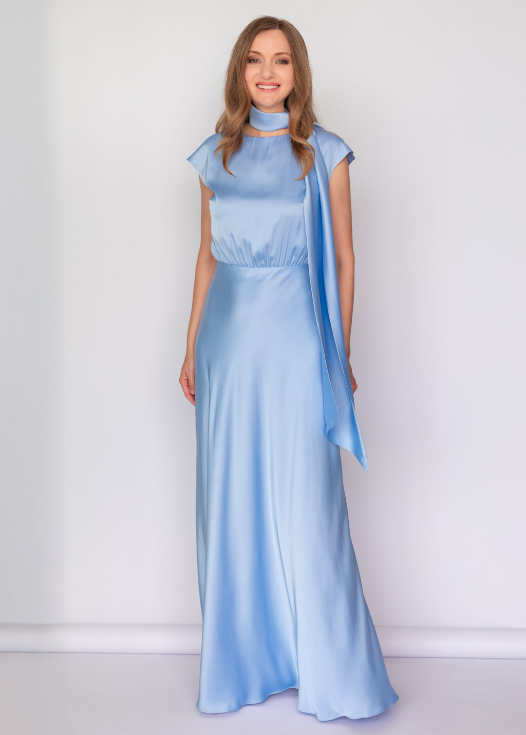 Шовкова витончена довга сукня з шарфом в кольорі Sky Blue