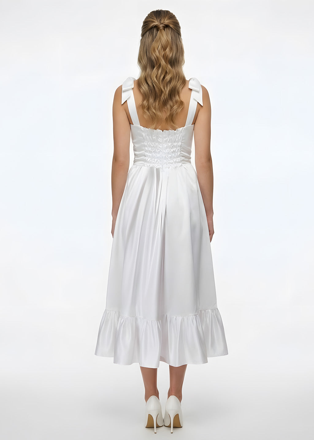 Романтична біла сатинова сукня