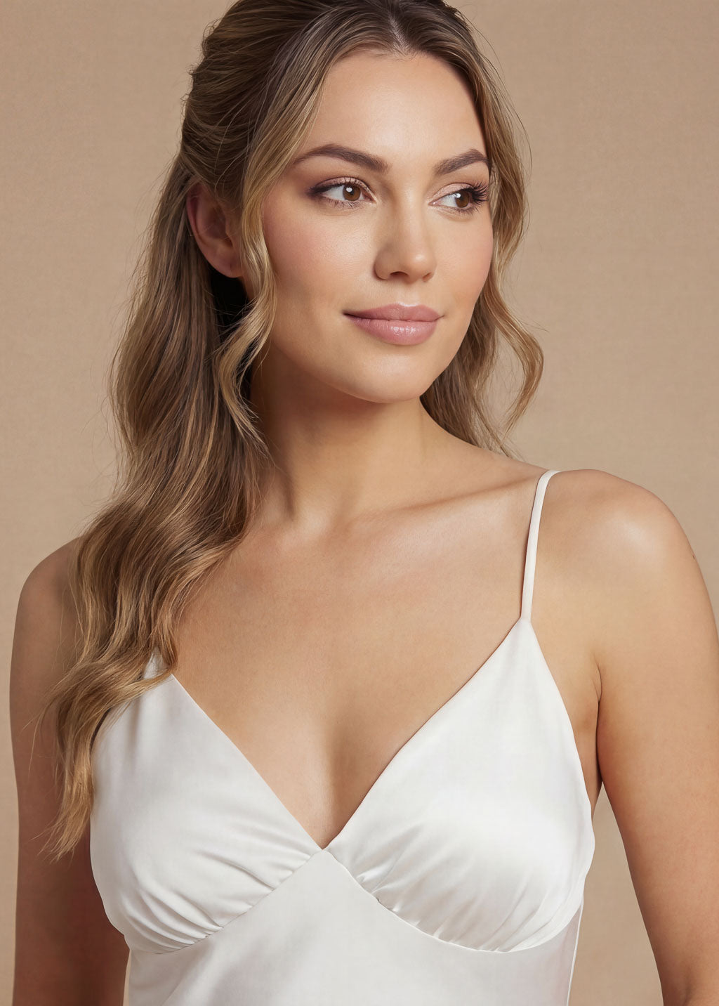 Шовкова сукня з відкритою спиною