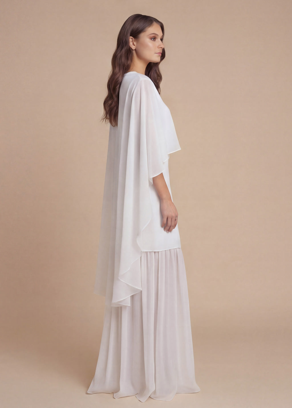 Cукня з поєднанням шовку та шифону та шифоновою накидкою