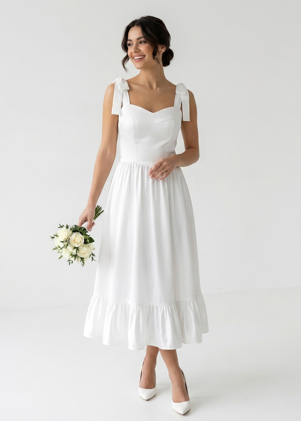 Романтична біла сатинова сукня