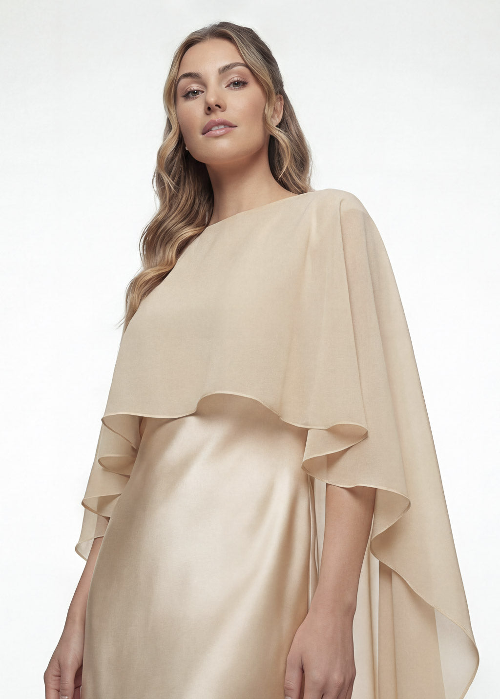 Cукня з поєднанням шовку та шифону та шифоновою накидкою