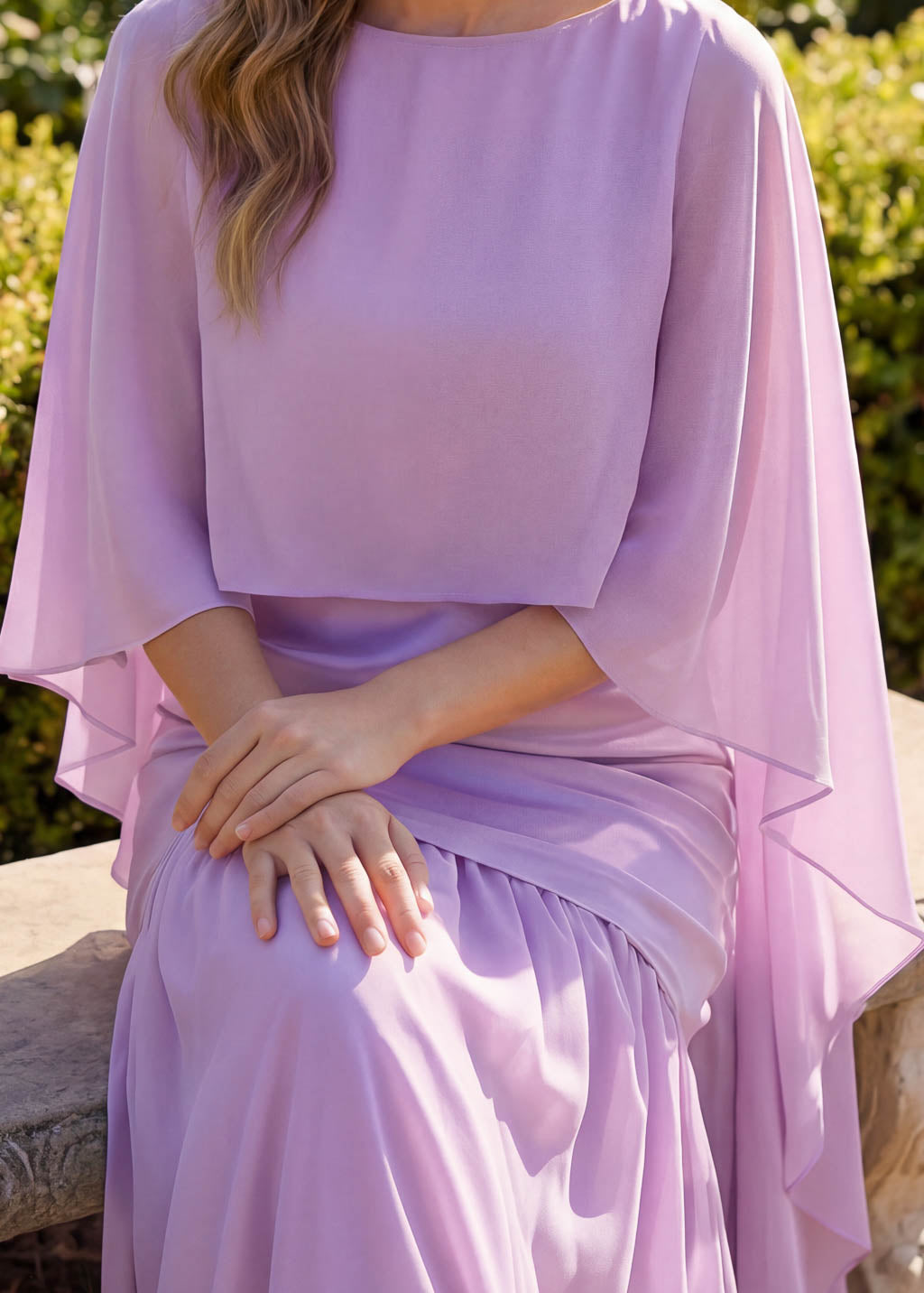 Cукня з поєднанням шовку та шифону та шифоновою накидкою