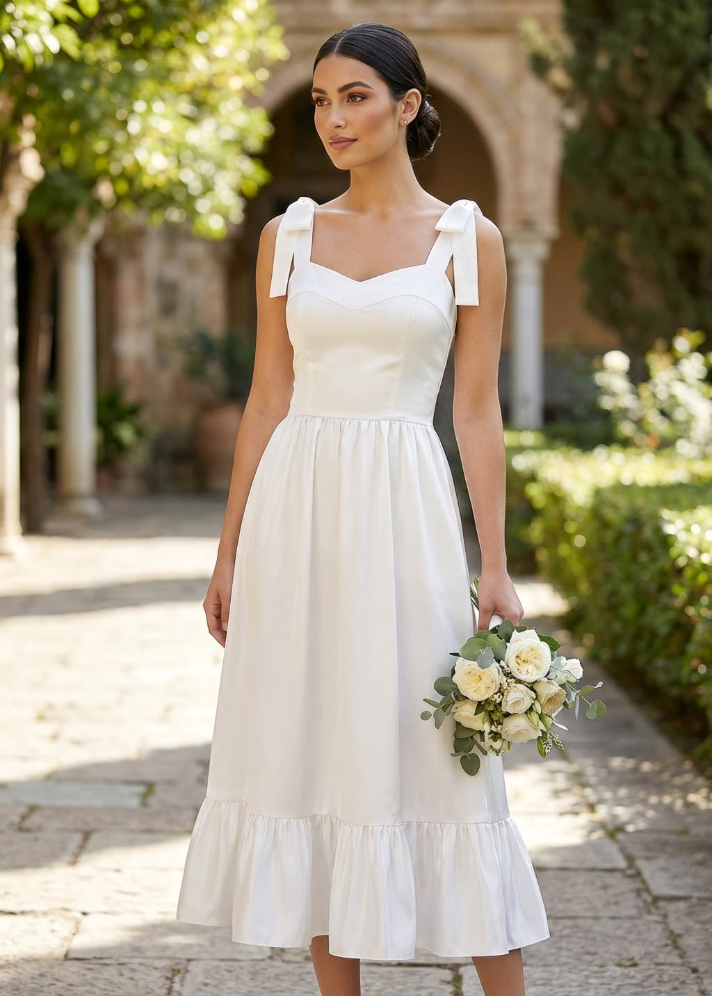 Романтична біла сатинова сукня