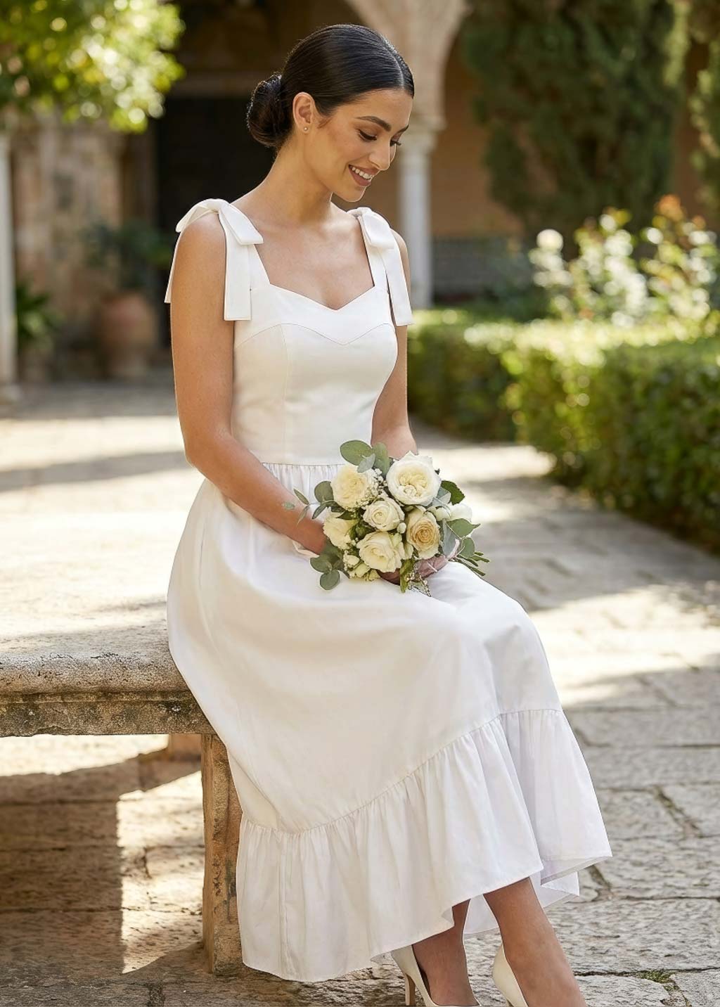 Романтична біла сатинова сукня