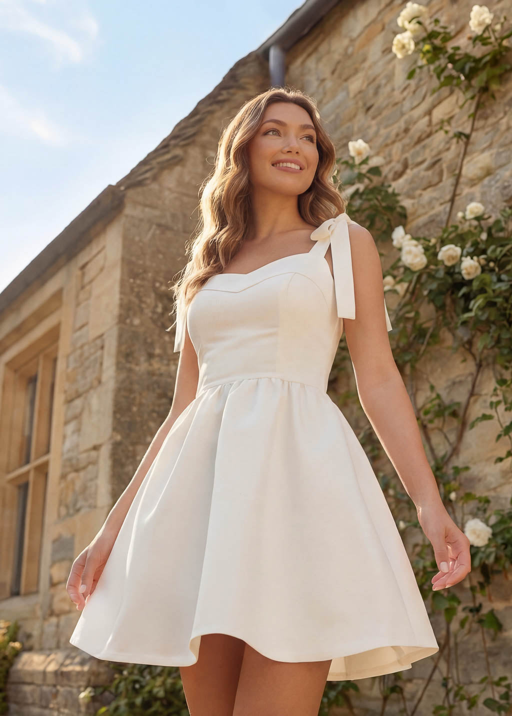 Романтична коротка сатинова сукня