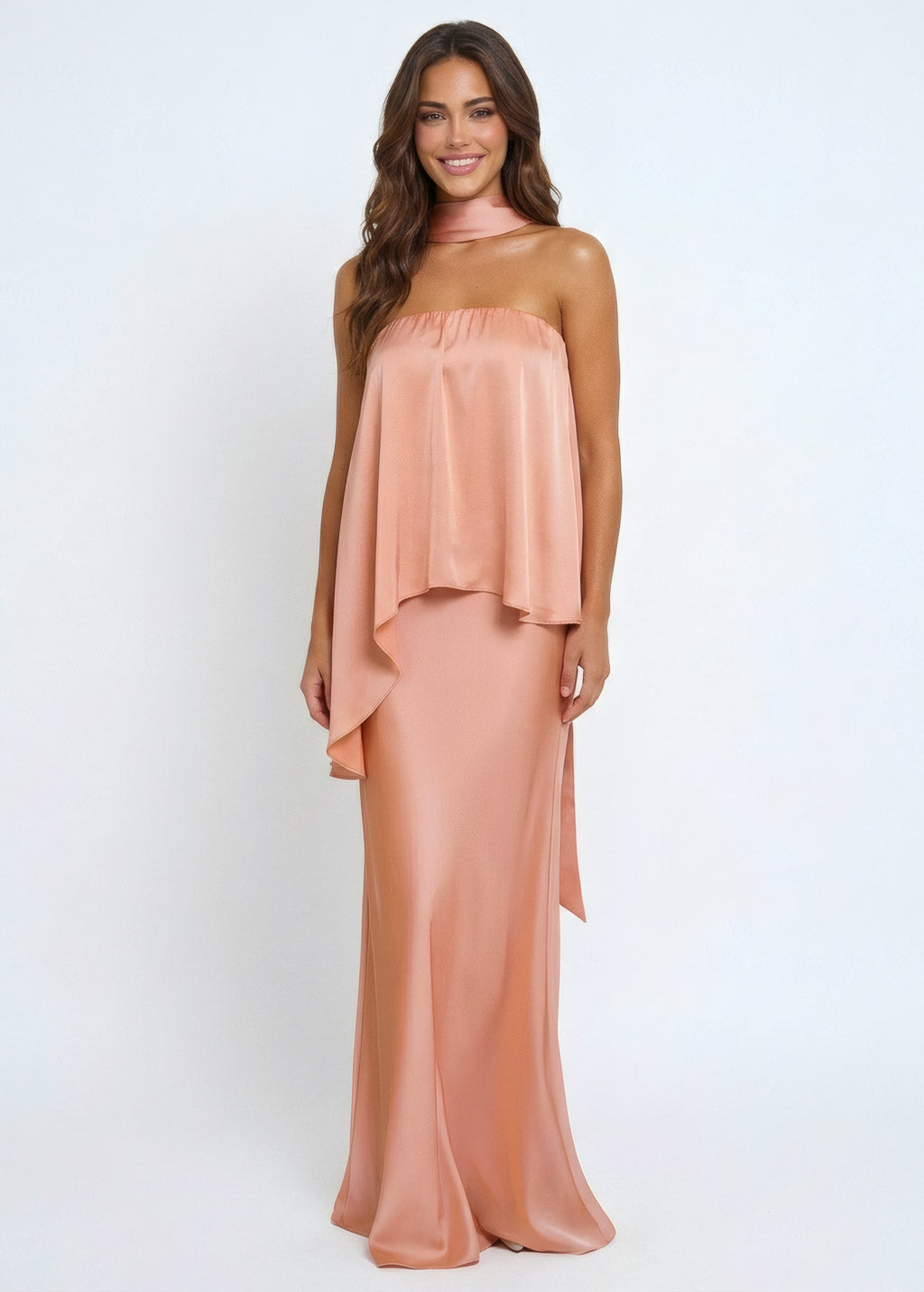 Шовкова святкова сукня з відкритими плечима та шарфом в кольорі Peach Fuzz