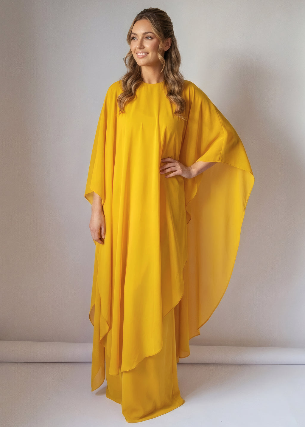 Романтична шифонова сукня з кейпом в кольорі Gold