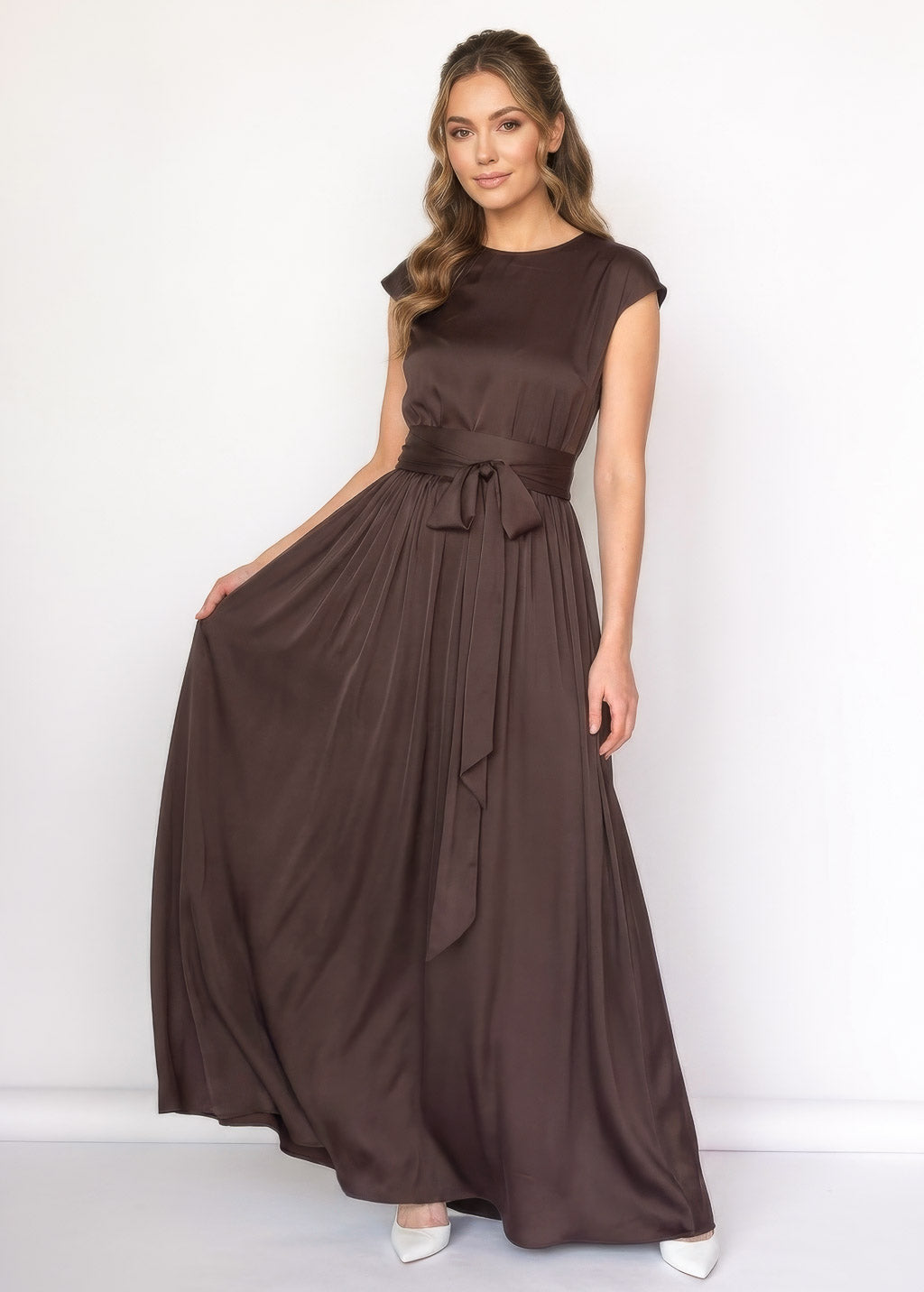 Шовкова довга сукня з поясом в кольорі Chocolate Brown