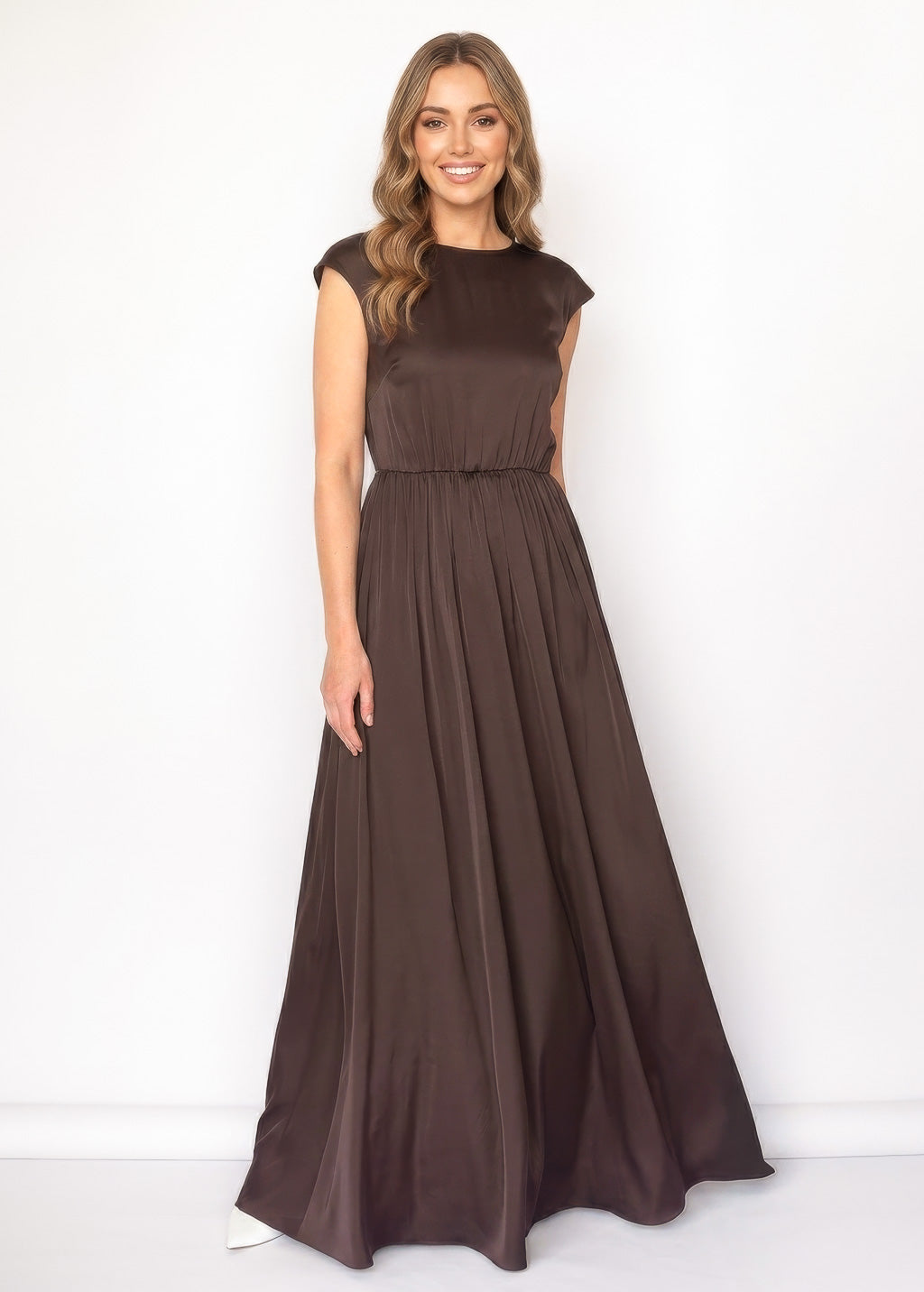 Шовкова довга сукня з кейпом в кольорі Chocolate Brown